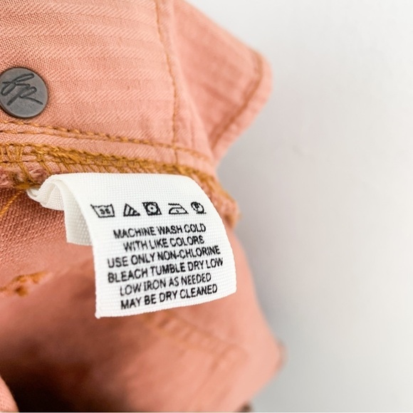 We The Free Animal Print Front Zip Mini Skirt Sz 27 - Picture 6 of 6